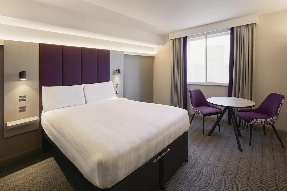 Premier Inn Bedford - Priory Marina