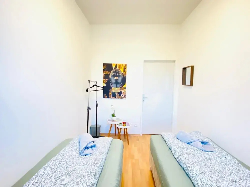 5 Bedroom Apartment near Schonbrunn