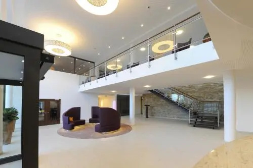 Lobby & Reception