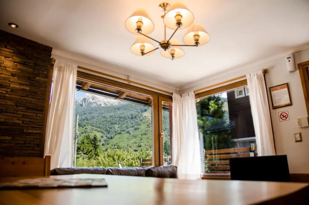 2 Bedrooms Bungalow