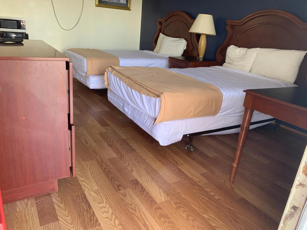 Sunset Inn — 3