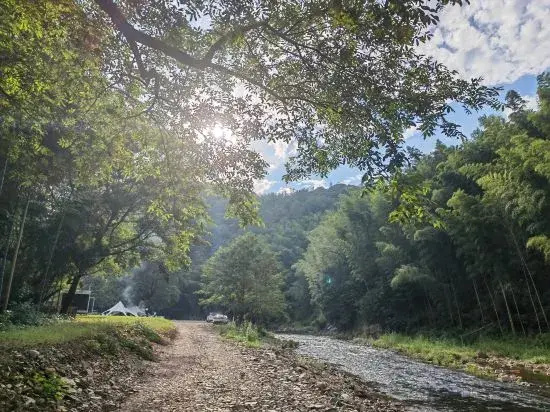Moon Lake Firefly Camping Base (Moon Bay Scenic Area)