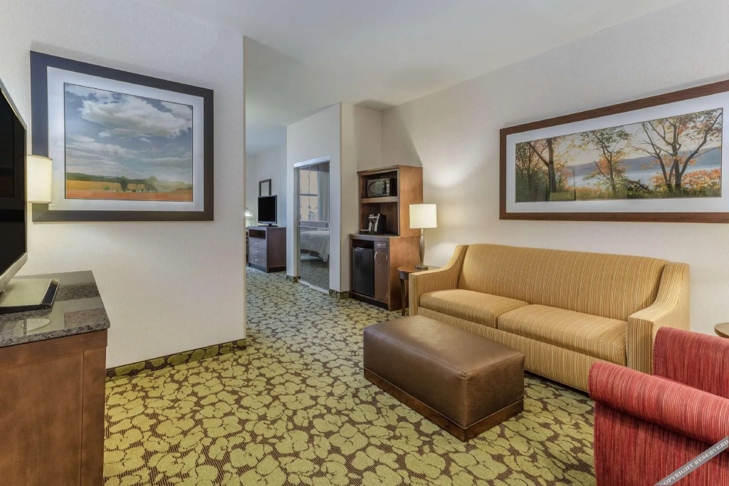Lobby & Reception