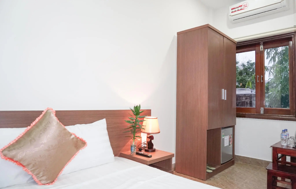 Deluxe Double room (full double bed)