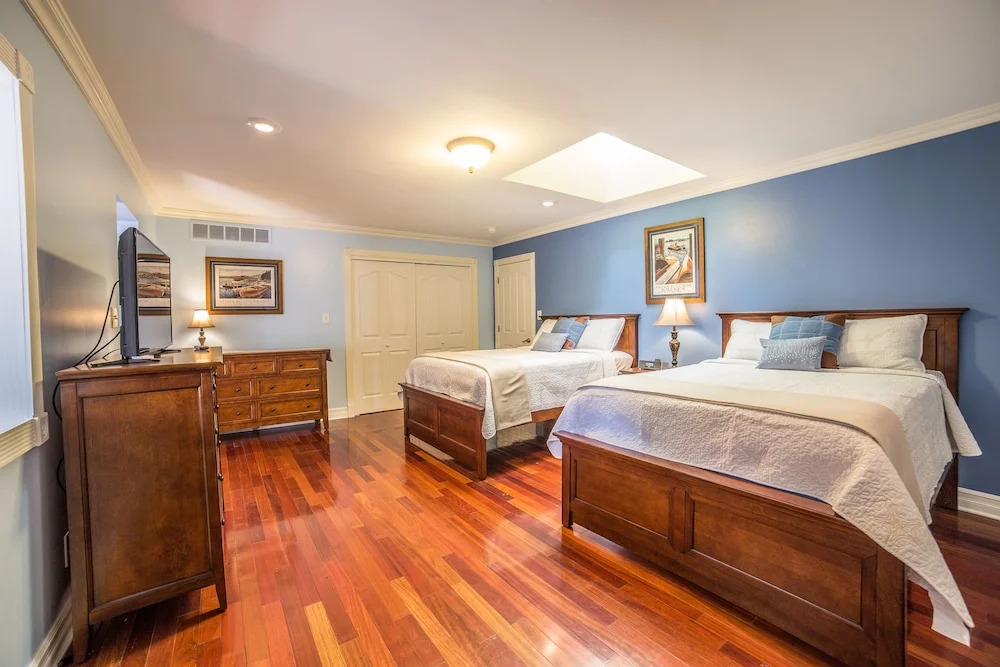 Quadruple Suite twin beds