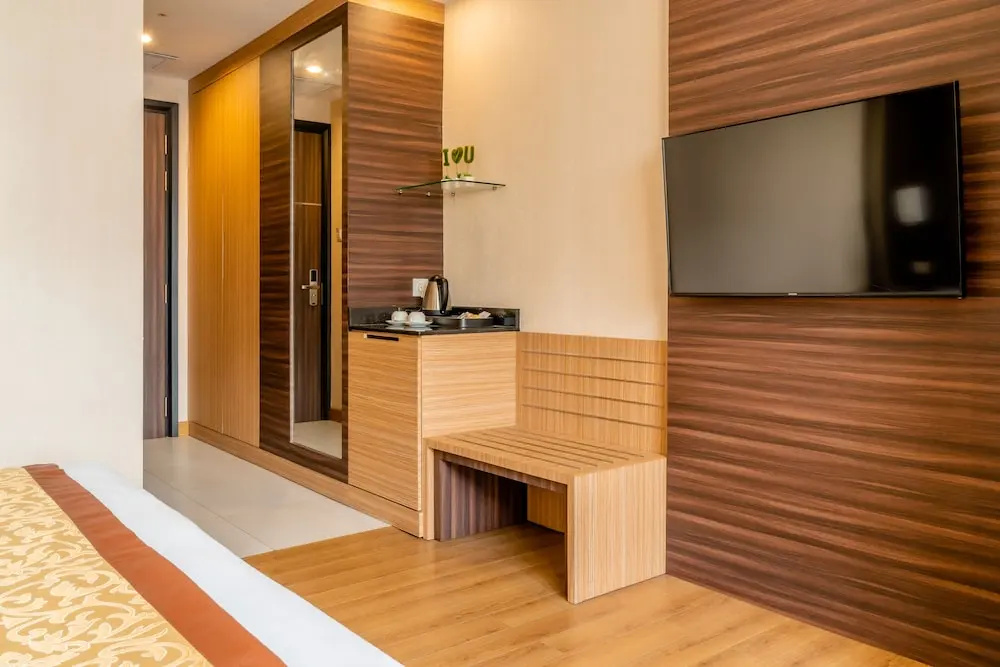Deluxe Double room (full double bed)