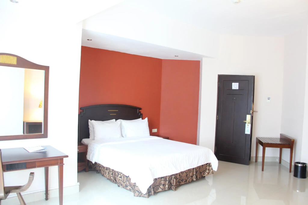 Deluxe Double room (full double bed)