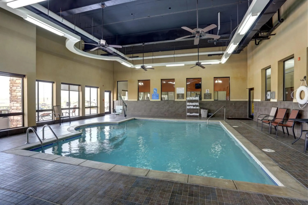 Comfort Suites - фото 17