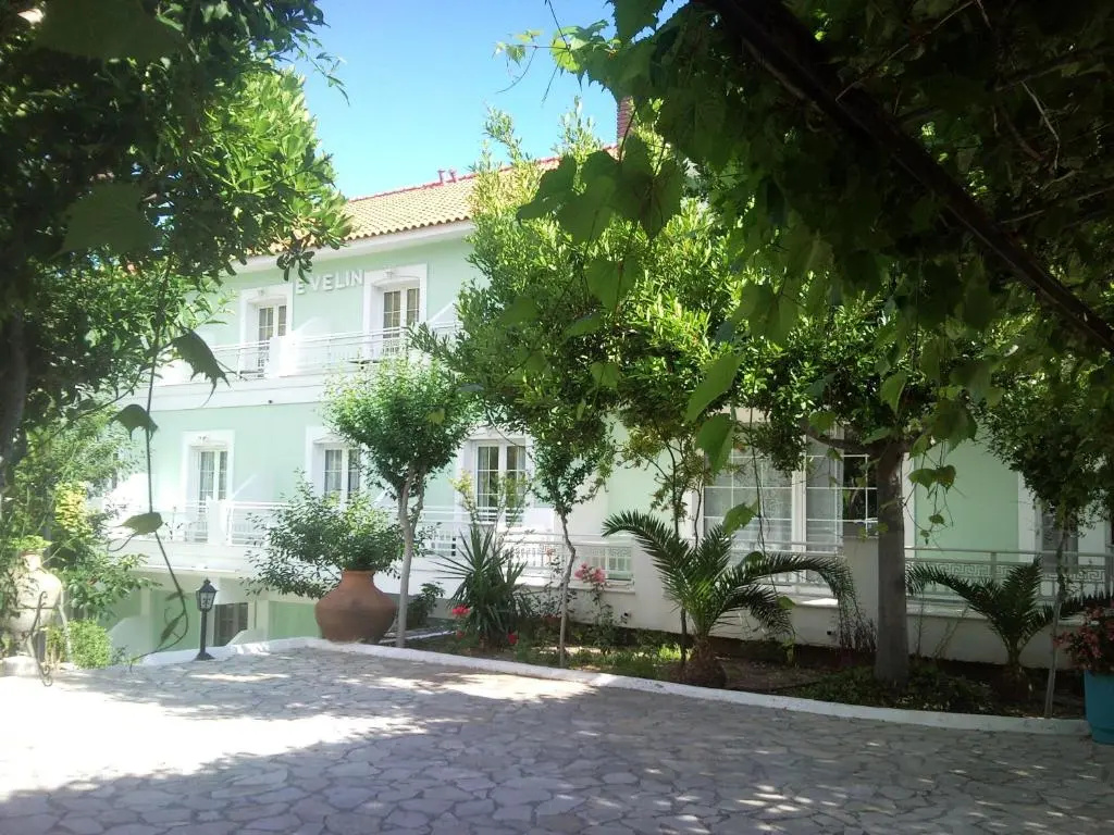 Standard Double room with balcony (full double bed)