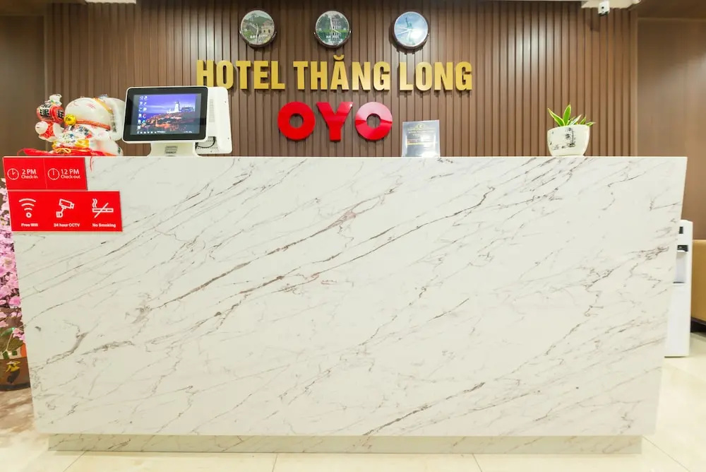 Lobby & Reception