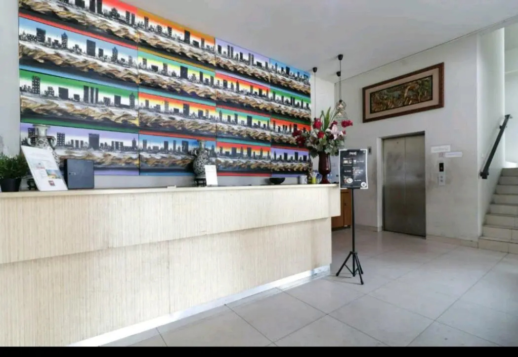 Lobby & Reception