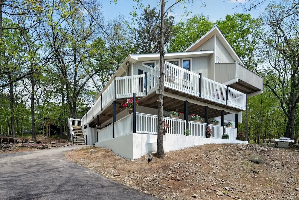 Pocono Sanctuary 10 Min To Falls Family Escape 3 Bedroom Home