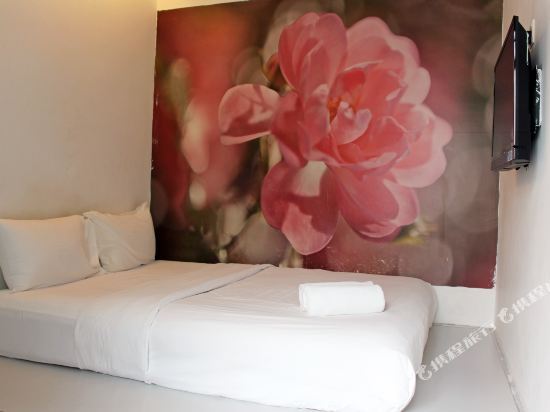 V Garden Hotel