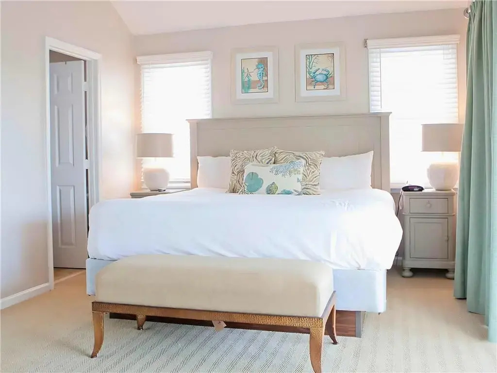 3 Bedrooms Premium Home with Pool