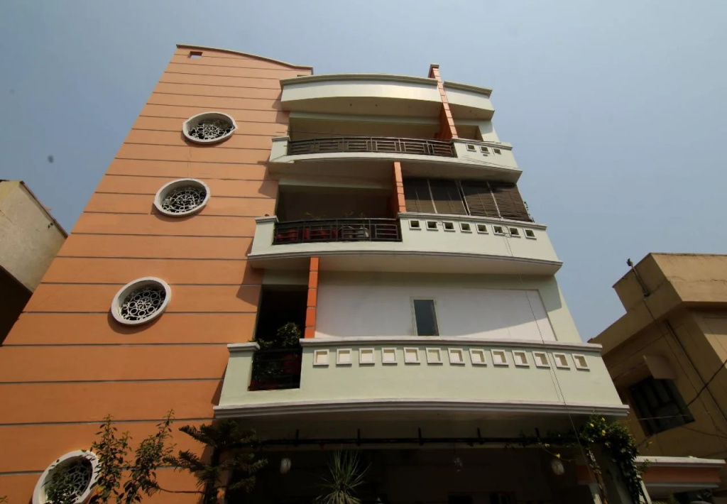 Vamsi Krishna By OYO Rooms