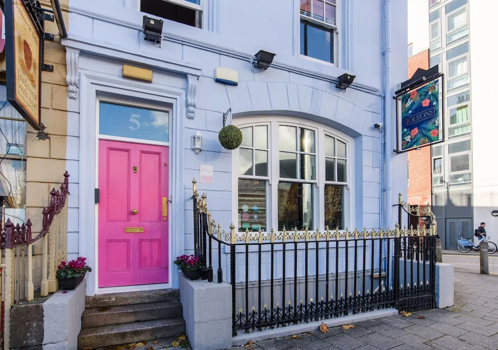 Jolyon's Boutique Hotel