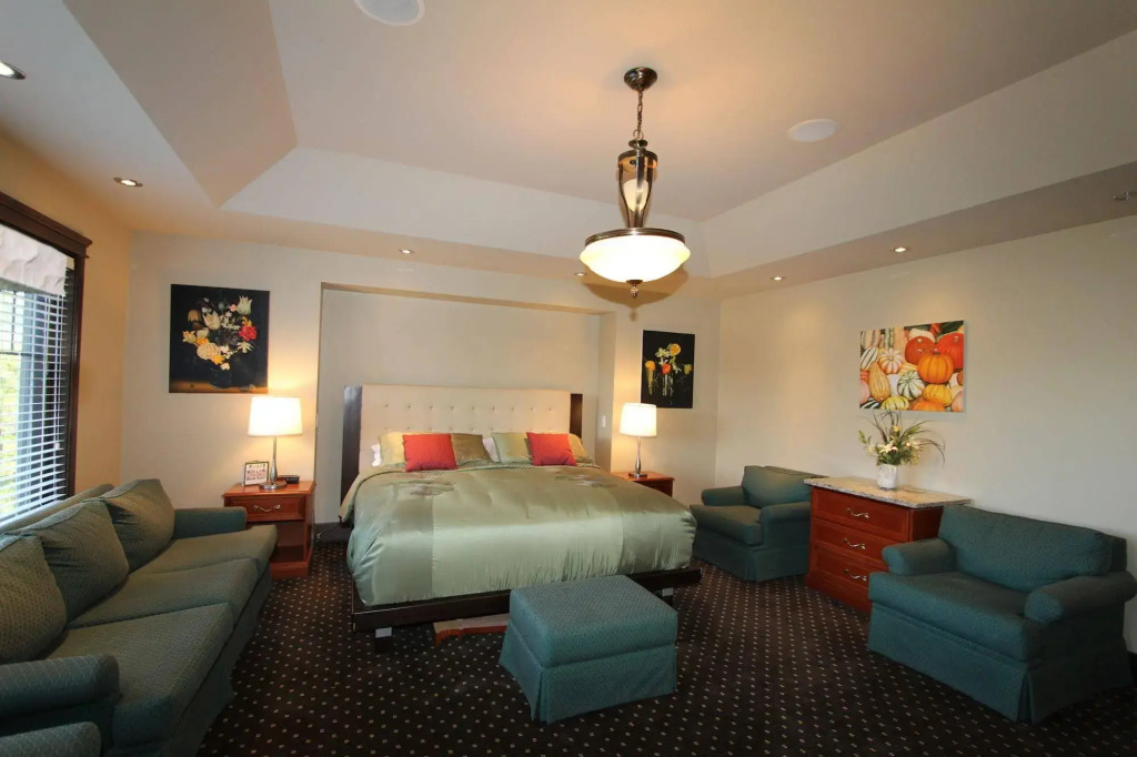 Westmount River Inn - фото 36