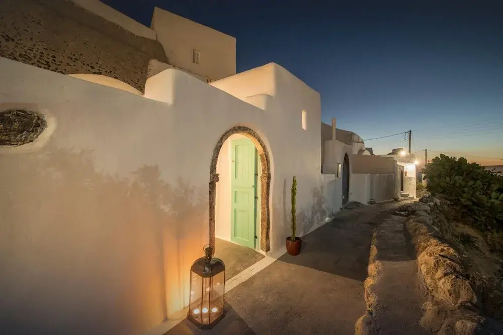 Two Bedroom Villa With Private Indoor Cave Pool