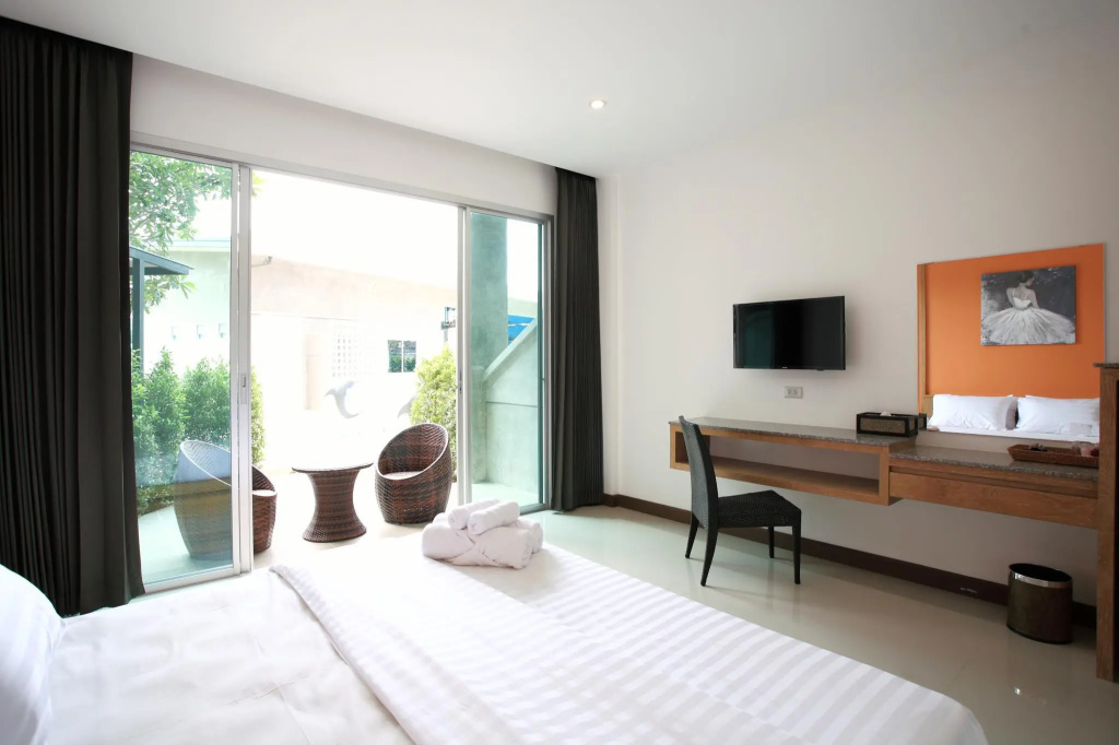 Standard Double room (full double bed)