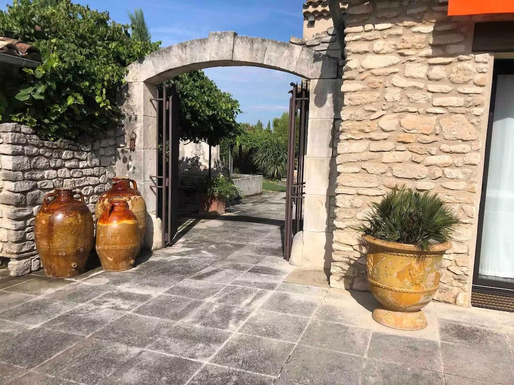 Voir la photo 2 — Villa Near Avignon With Separate Suites