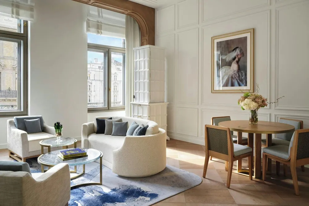 Executive Double Suite with city view (full double bed)