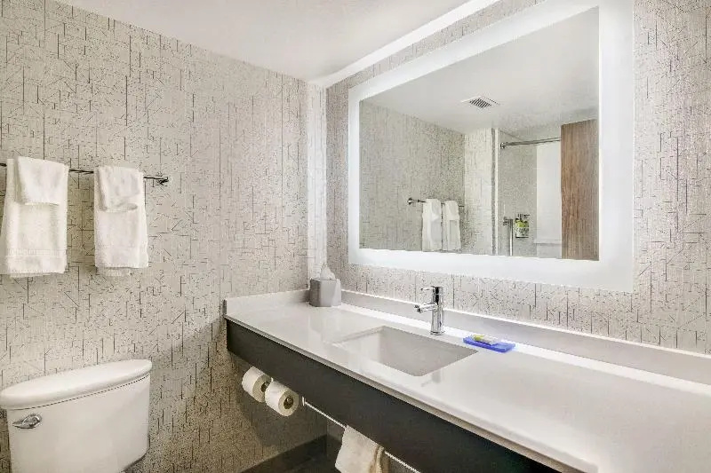 1 Bedroom Double Suite (full double bed)