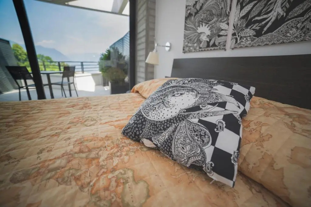 Deluxe Double room with partial view (full double bed)