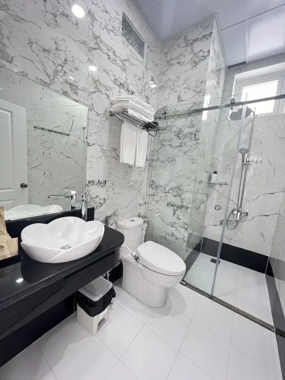 Deluxe Double room (full double bed)