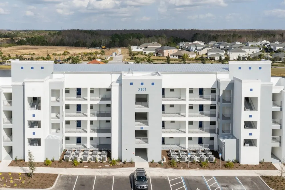 Stunning 2 Bd Condo Close to Disney 304 3191