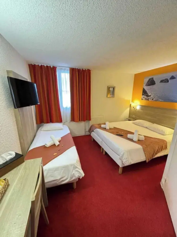 Standard Triple room