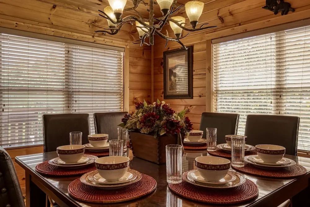 Moonshine Hollow 3 Bedroom Cabin by RedAwning