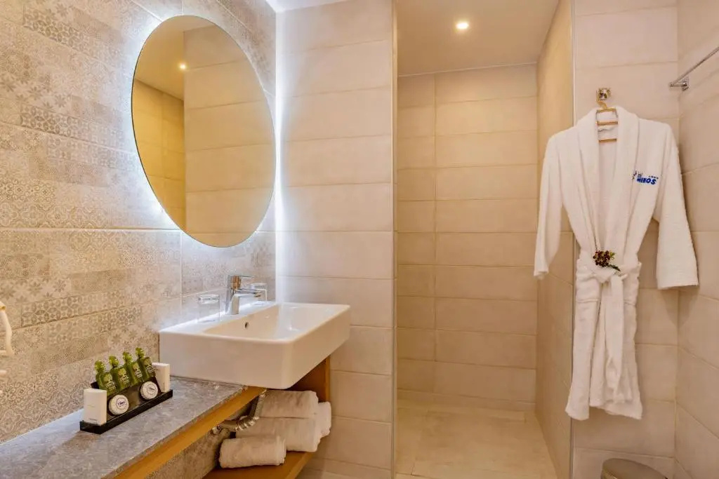 1 Bedroom Superior Quadruple Suite