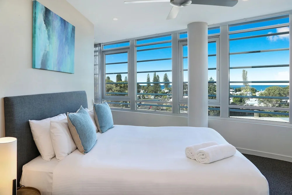 3 Bedrooms Deluxe Suite with balcony and with sea view