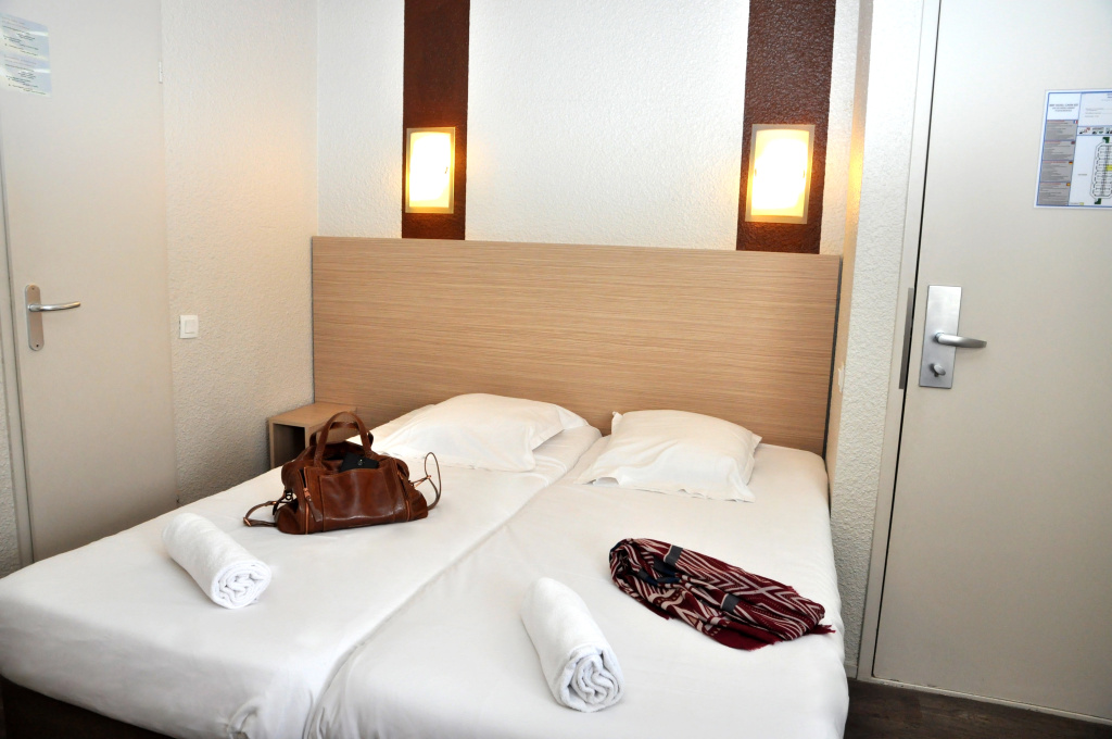 Voir la photo 3 — BHôtel De Caen