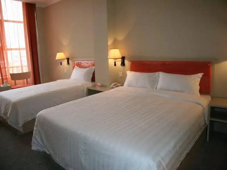 Summer Hotel - Général
