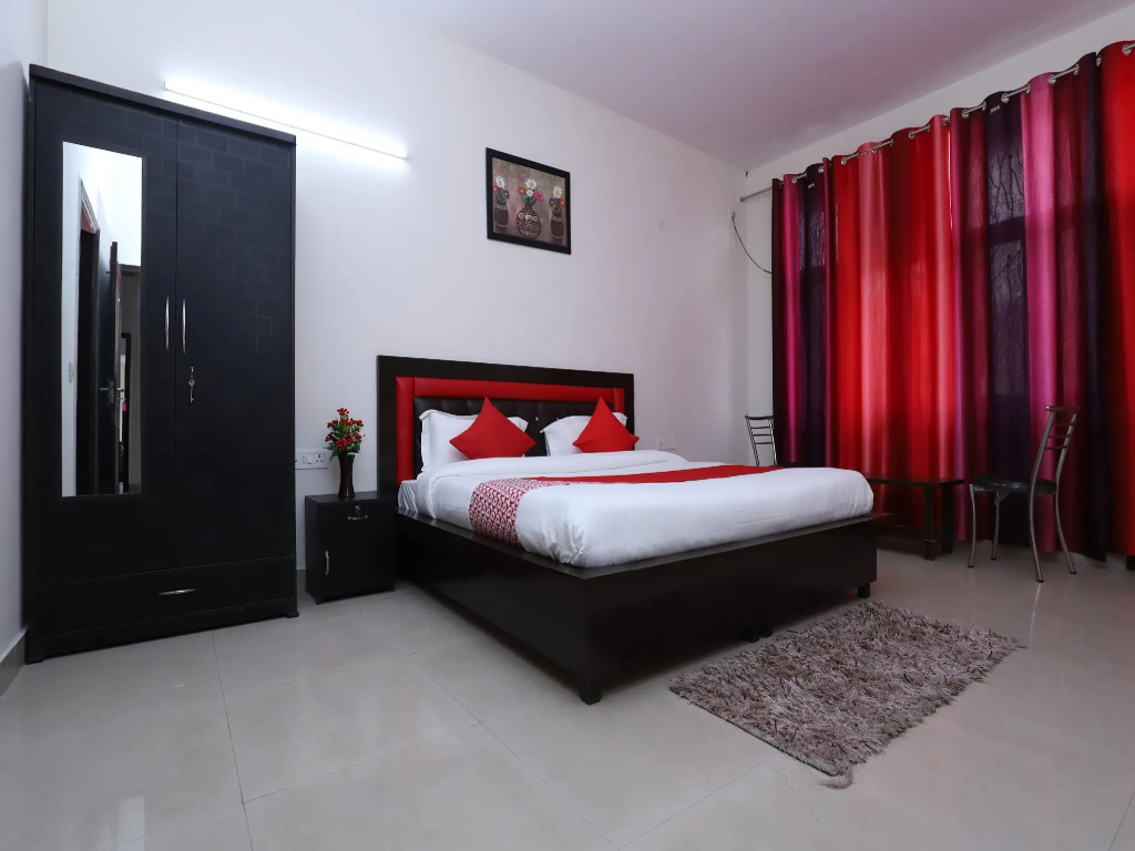 OYO 29871 Noida Dreamz