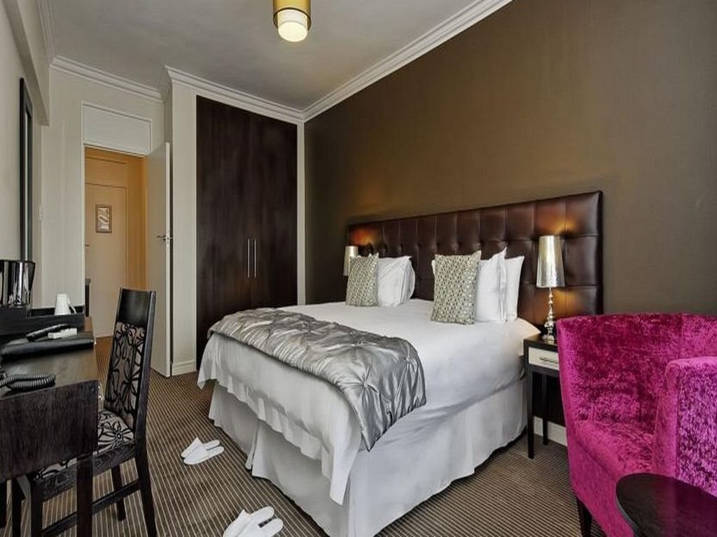Ascot Hotel by null