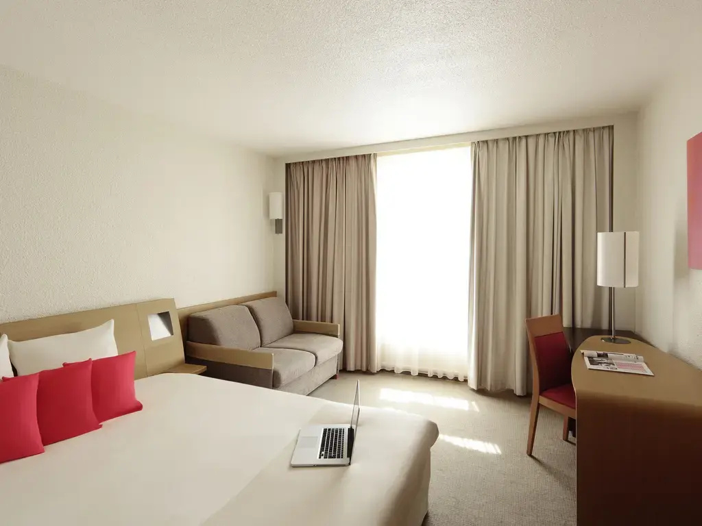 Standard Single room with pool view