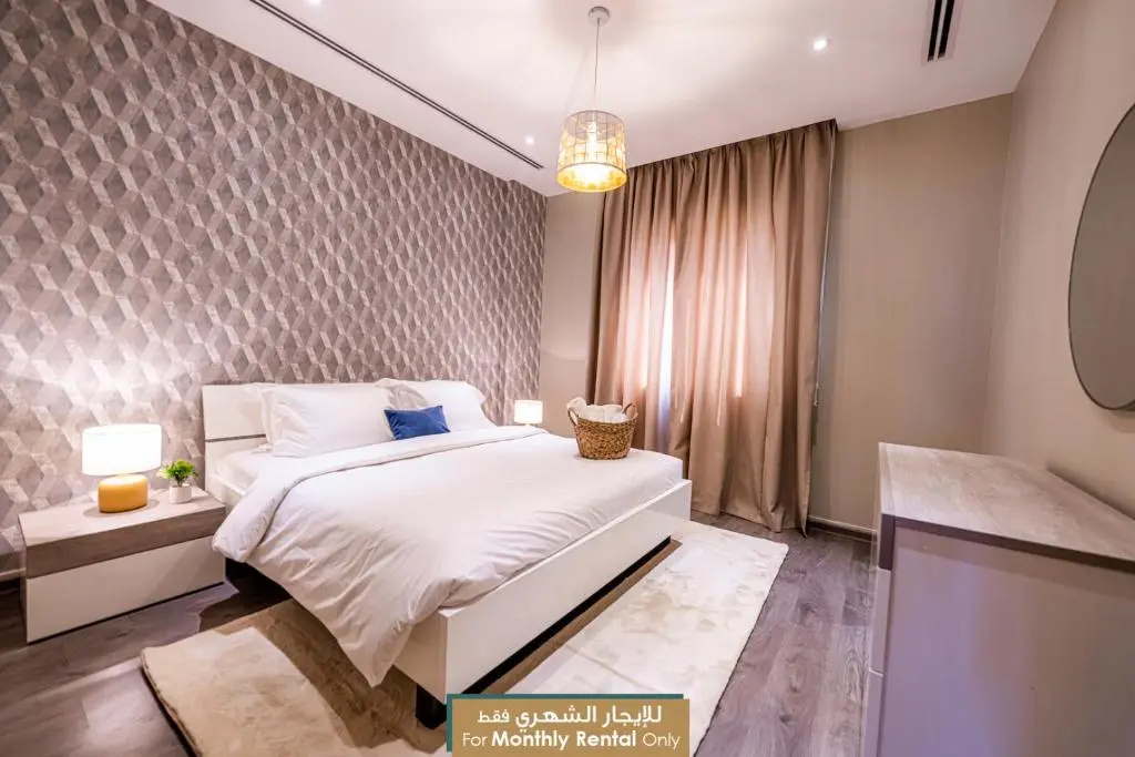 3 Bedrooms Apartment