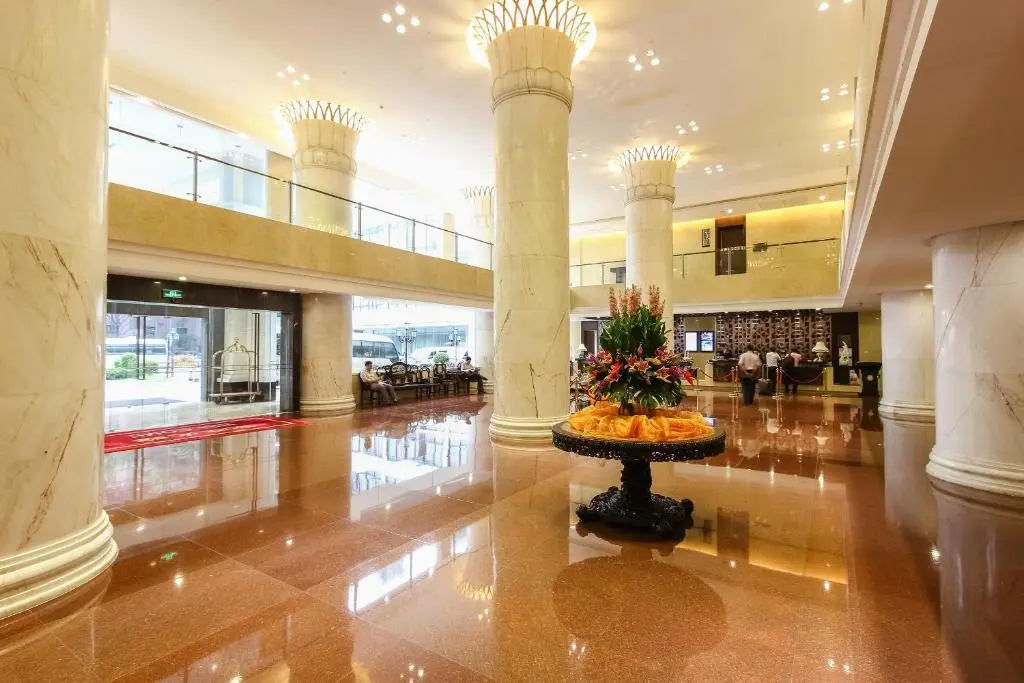 Lobby & Reception