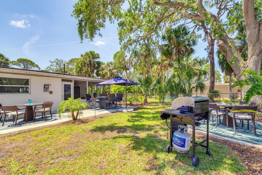 Hot Tub & Gas Grill: Port Richey Retreat