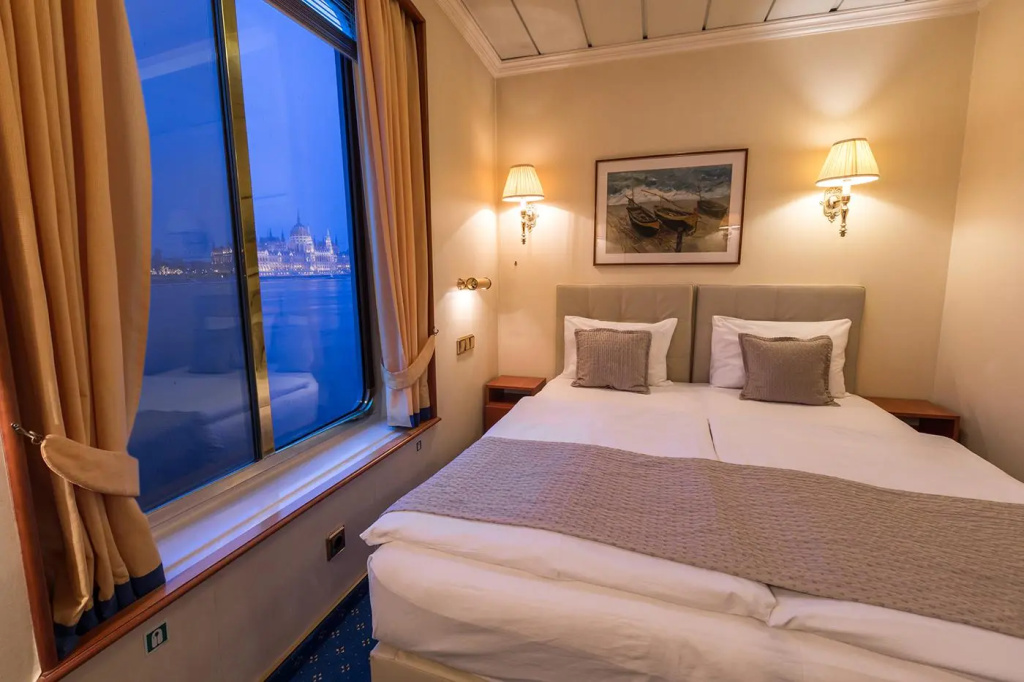 Economy room