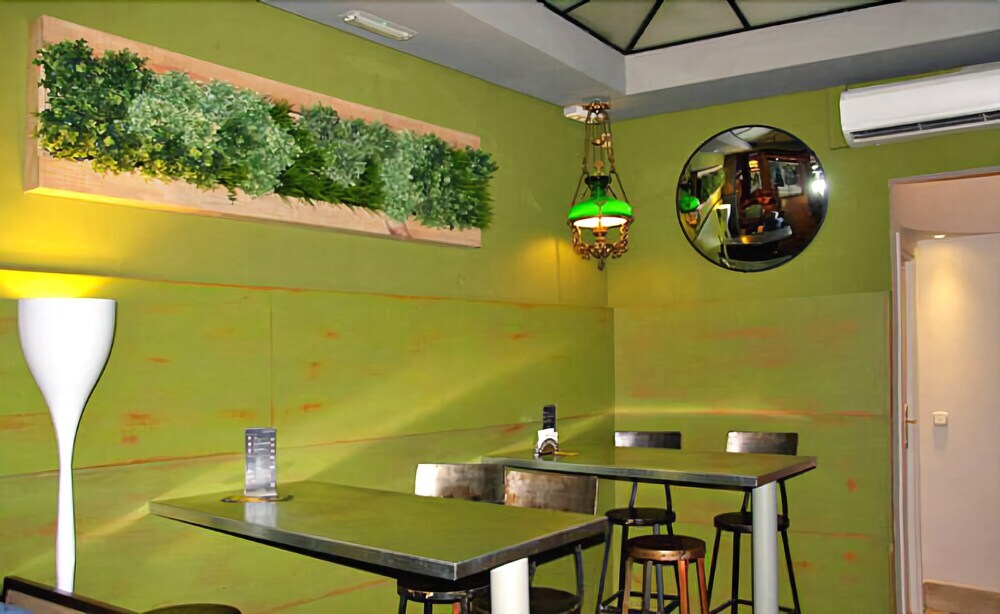 Oasis Backpackers Hostel Toledo by null
