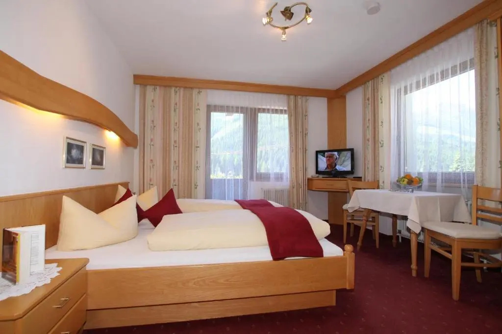 Standard Double room (full double bed)