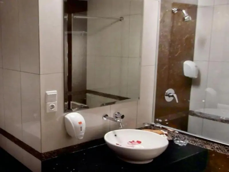 Sukajadi Hotel - Chambres