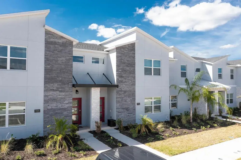 1112 CD - Glam 4BR Townhome, Pool