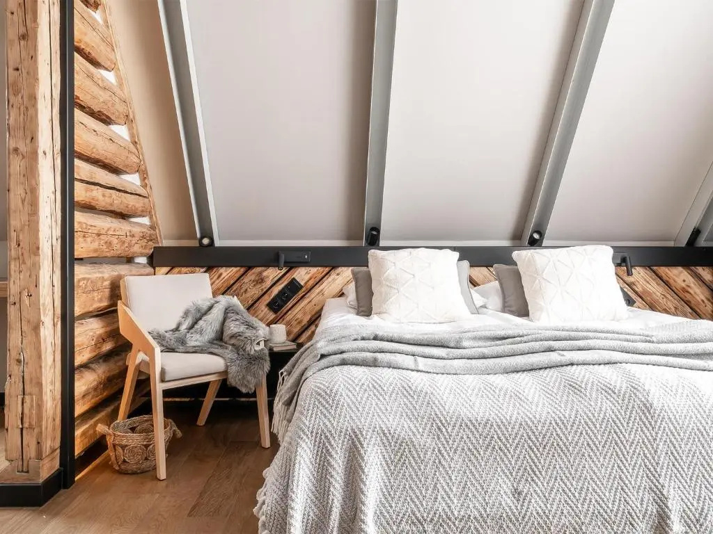 Standard Double room with balcony (full double bed)
