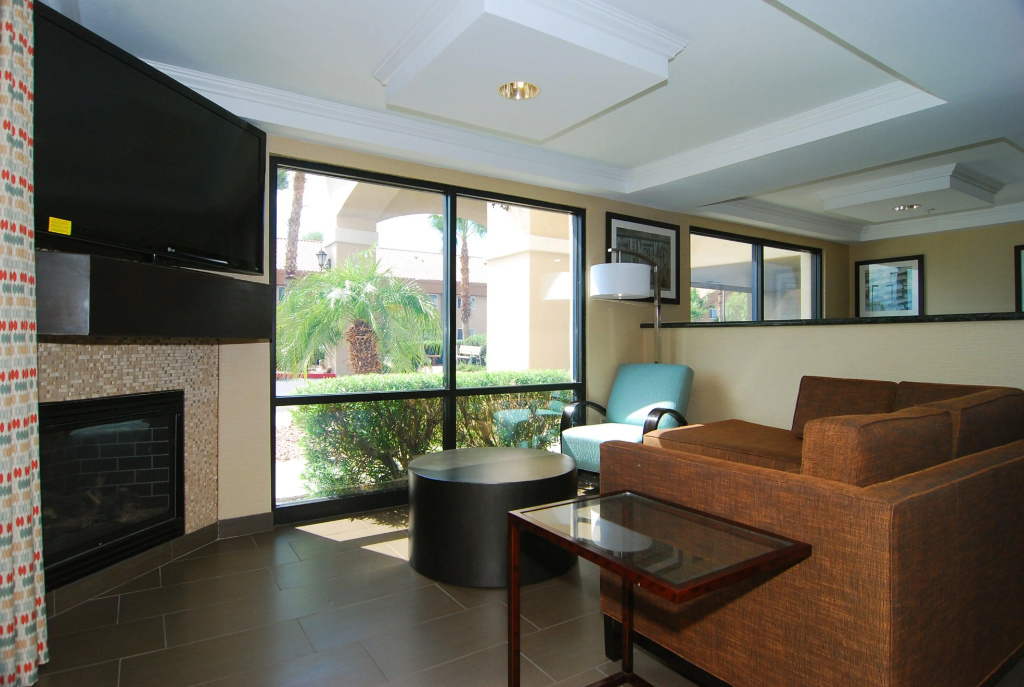 Lobby & Reception