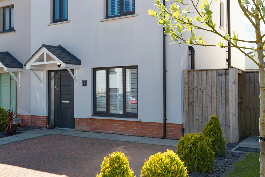 Park Gardens - Lovely Cottage, Parking, Central Location