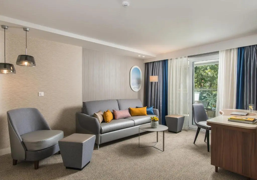 Deluxe Apartment